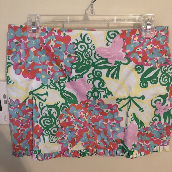 Lilly Pulitzer Dresses & Skirts - Lilly Pulitzer skirt with small ruffle on bottom